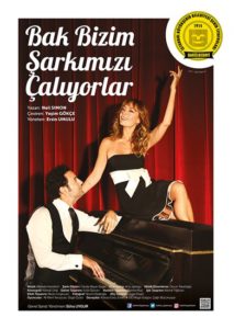 Bak-Bizim-sarkimizi-caliyorlar-AFIS-1_390_x_550